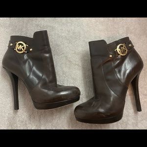 Heeled boots